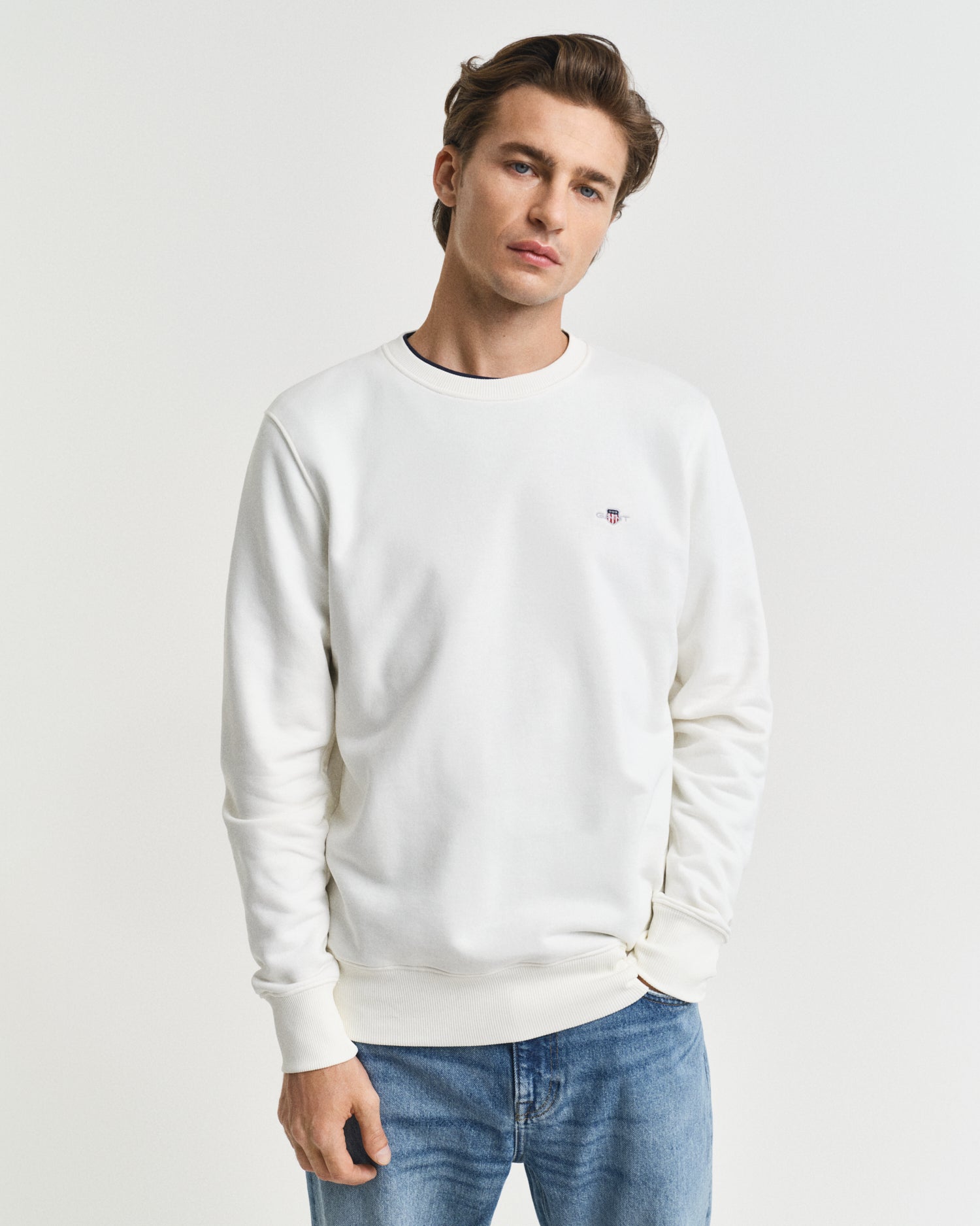 GANT SHIELD CREW NECK SWEATSHIRT