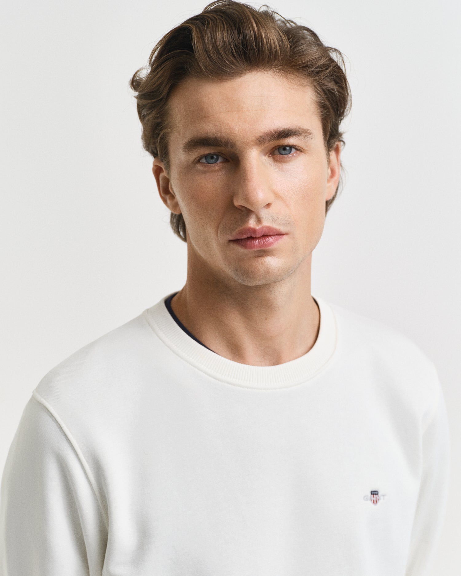 GANT SHIELD CREW NECK SWEATSHIRT