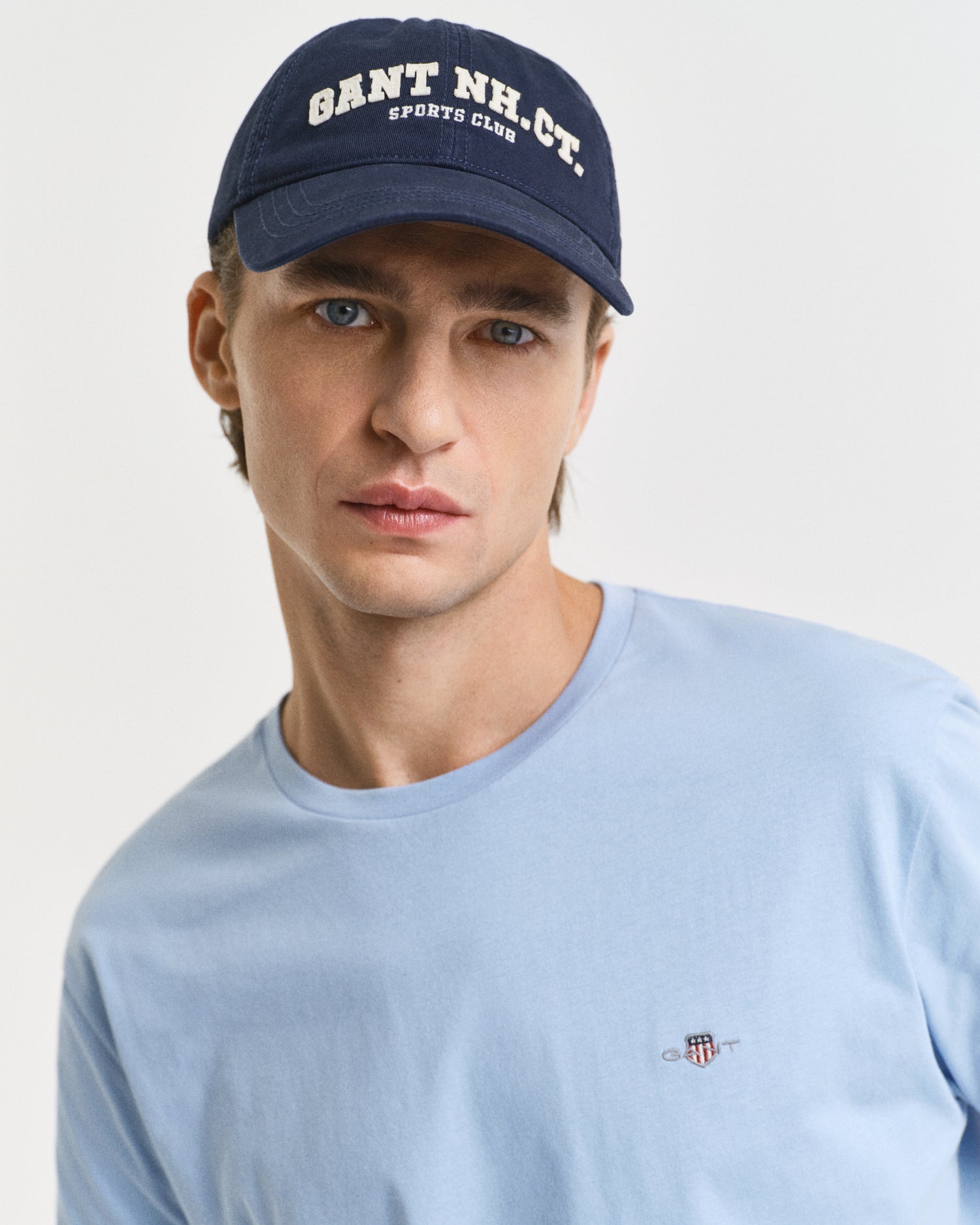 GANT REG SHIELD KORTÆRMET T-SHIRT