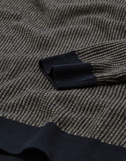 Mens round neck modern fit
