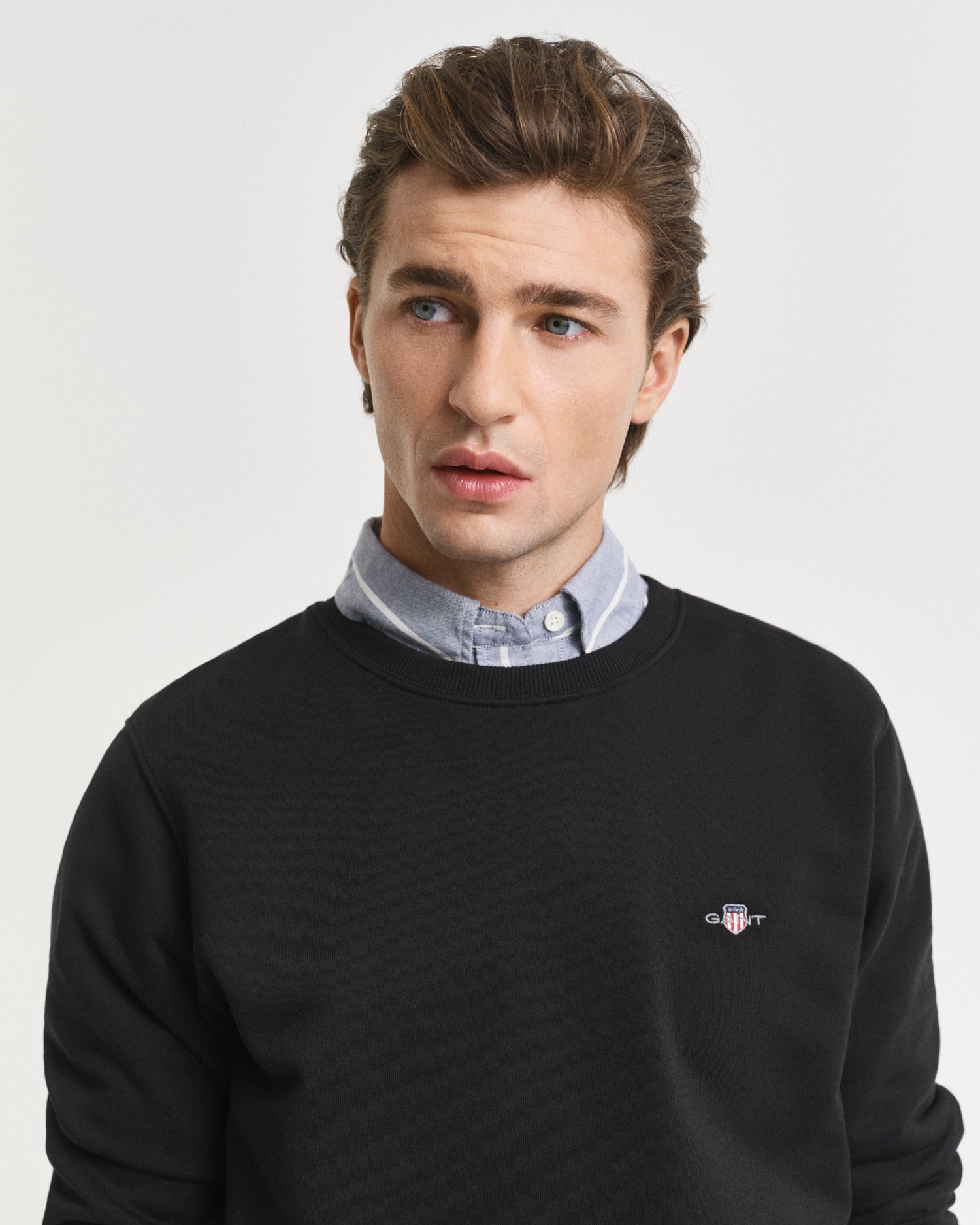GANT SHIELD CREW NECK SWEATSHIRT