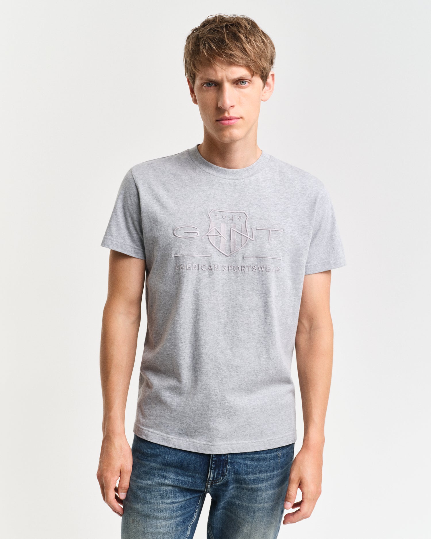 GANT REG TONAL SHIELD KORTÆRMET T-SHIRT