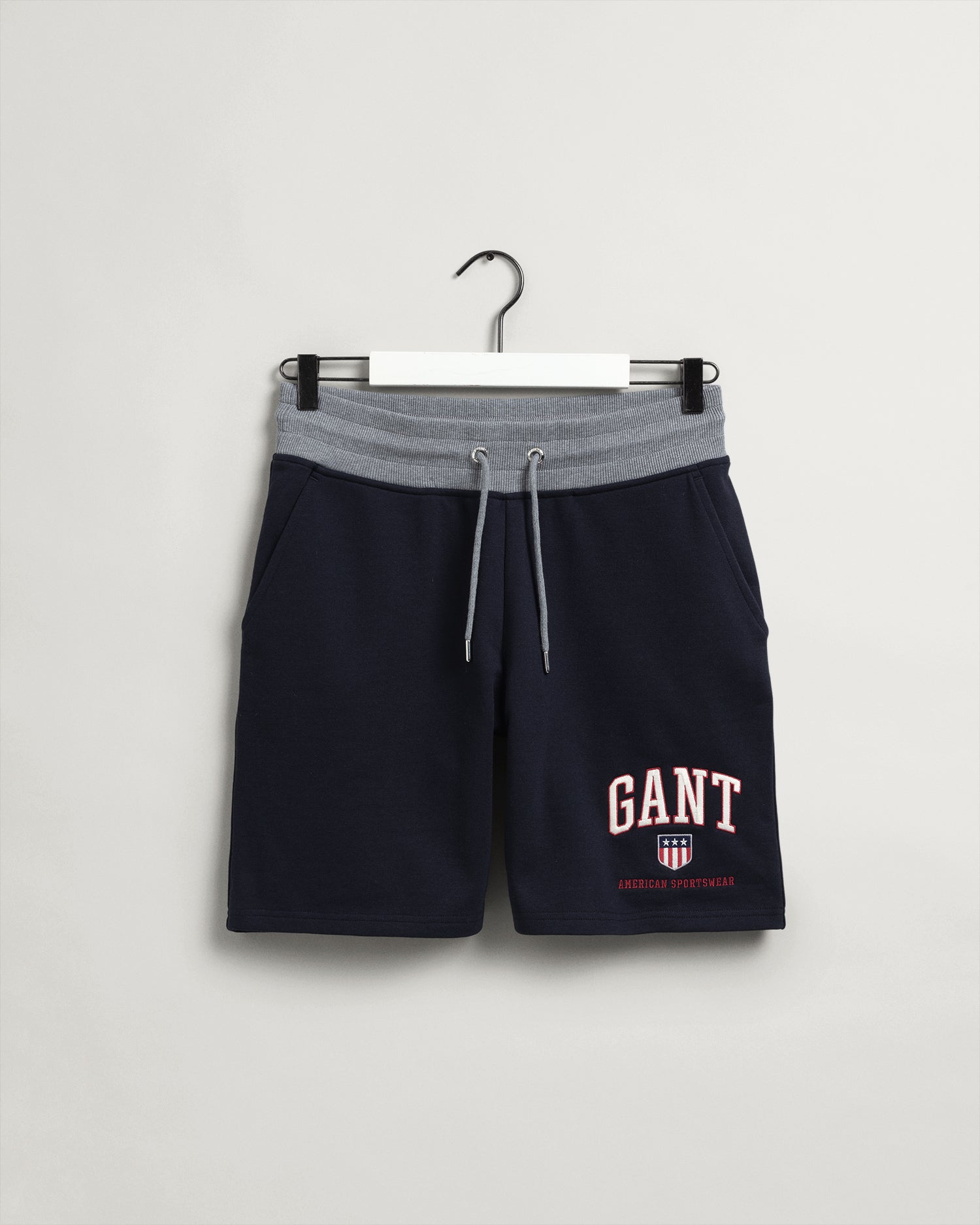 GANT D.2 RETRO SHIELD SWEAT SHORTS