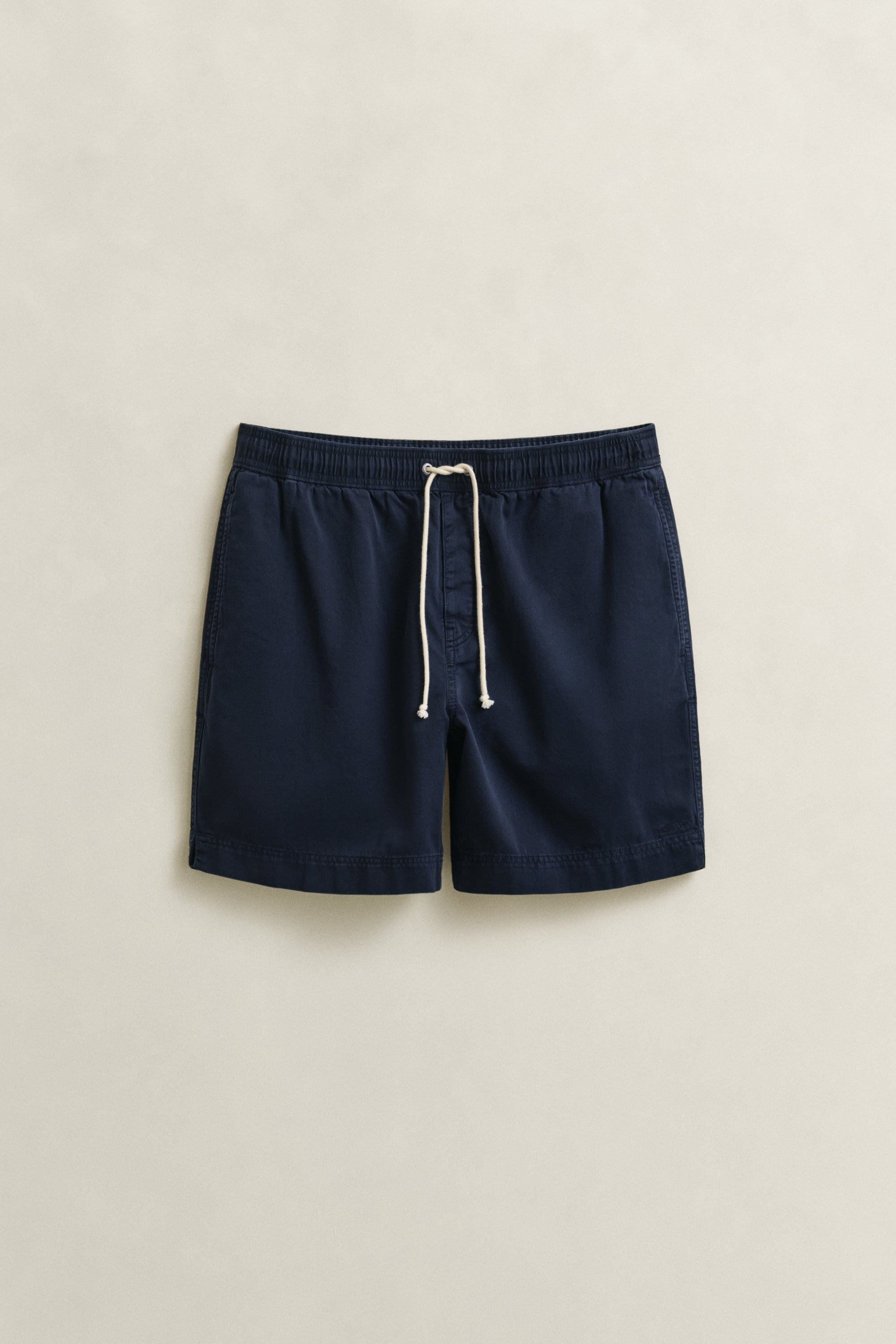 GANT REGULAR FIT SUNFADED SHORTS MED SNØRE