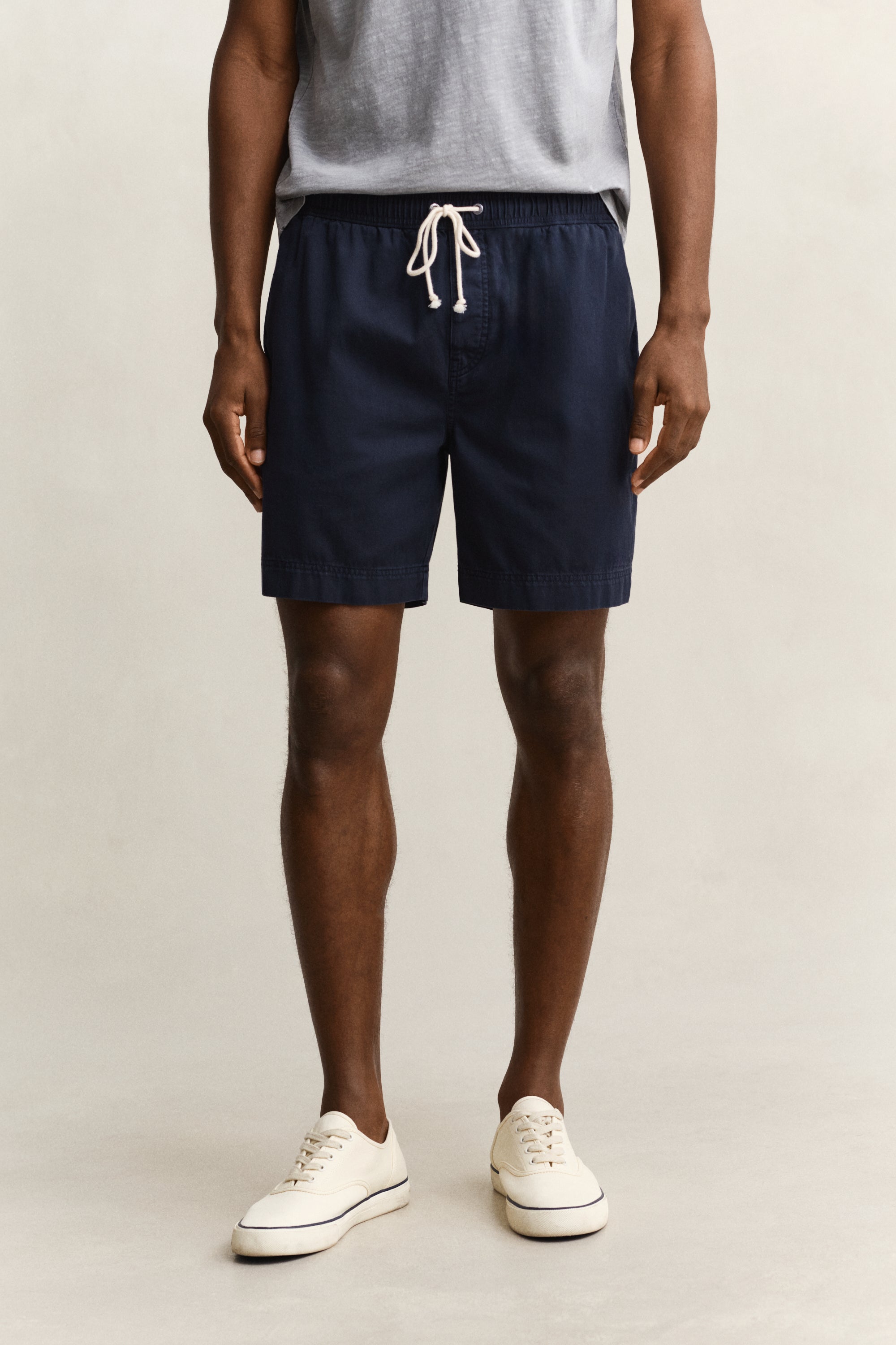 GANT REGULAR FIT SUNFADED SHORTS MED SNØRE