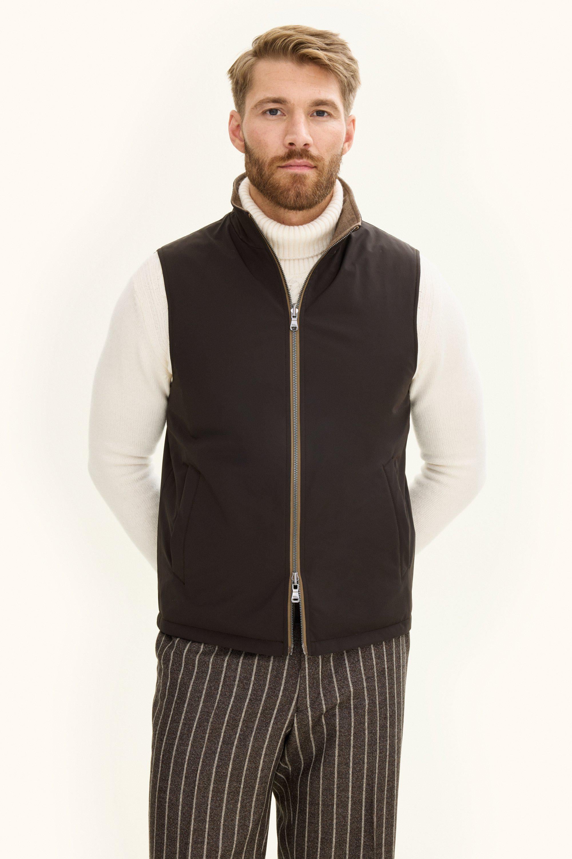 OSCAR JACOBSON REVERSIBLE PADDED VEST