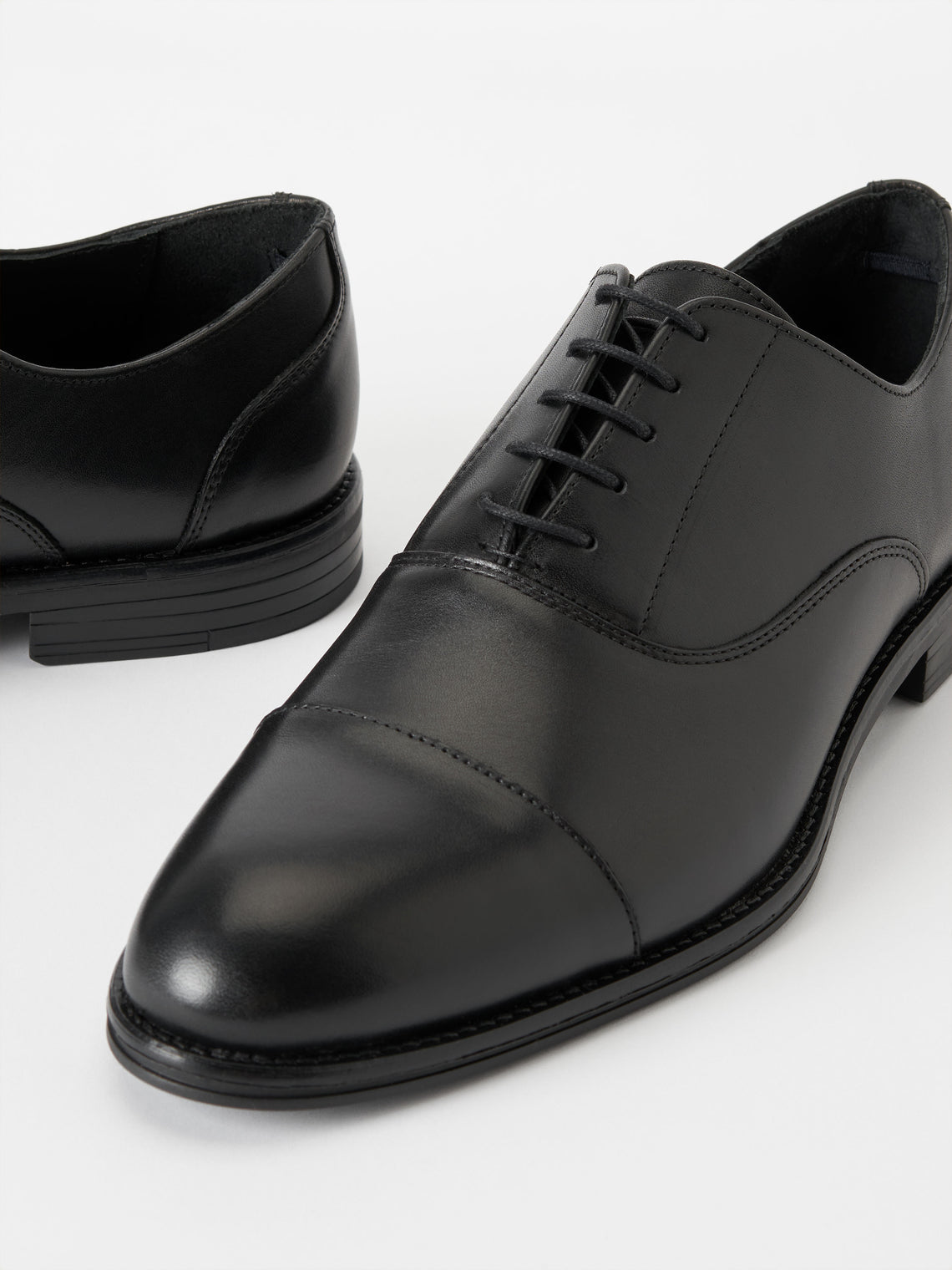 LATHAN Shoe